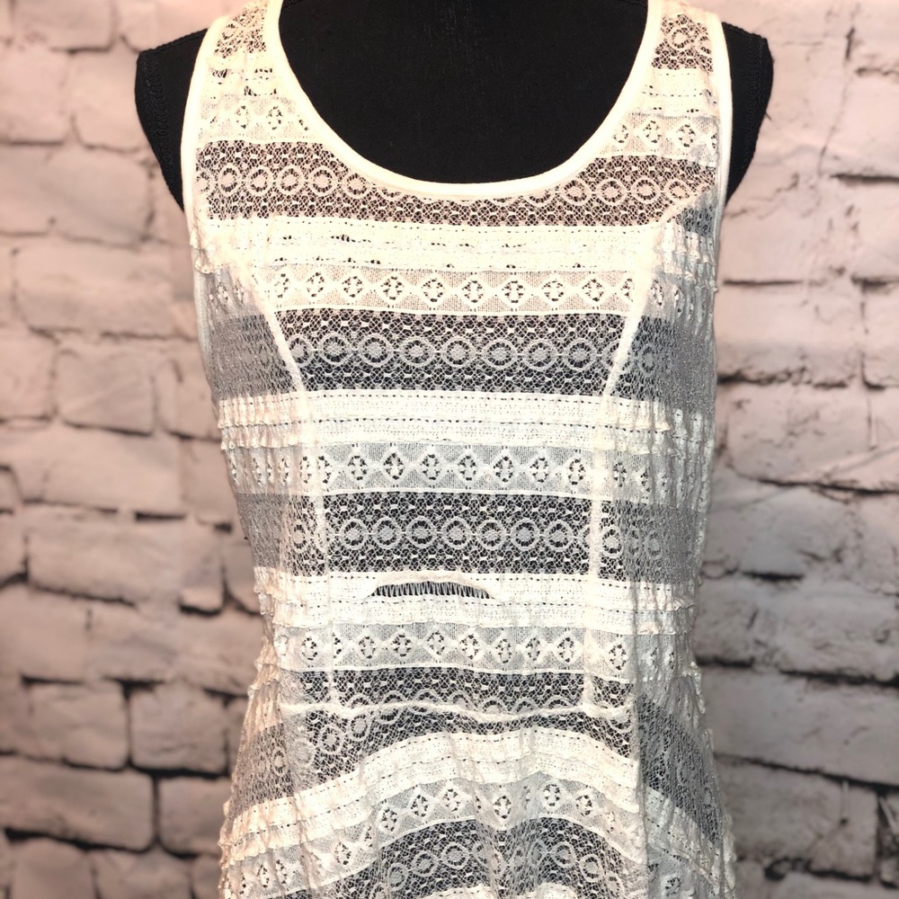 Woman’s Torrid lace tunic
